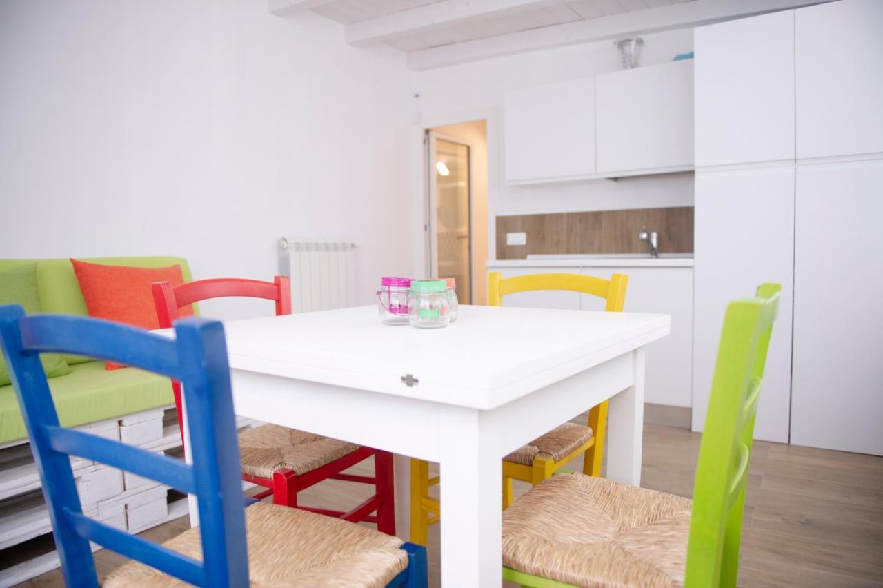Color Apartment 莫诺波利 外观 照片