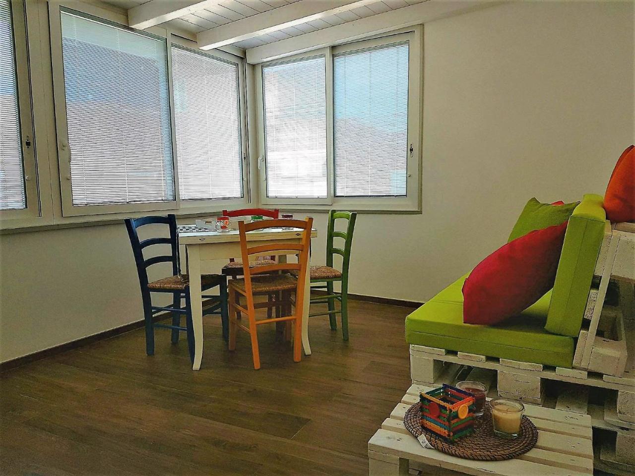 Color Apartment 莫诺波利 外观 照片