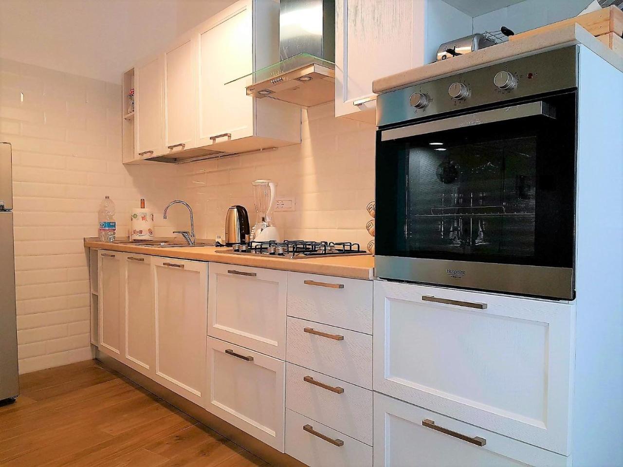 Color Apartment 莫诺波利 外观 照片