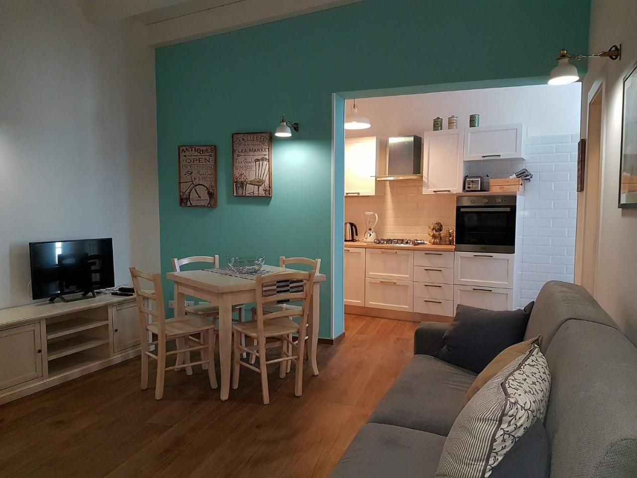 Color Apartment 莫诺波利 外观 照片