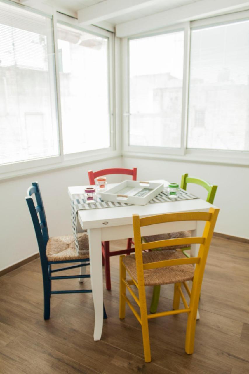 Color Apartment 莫诺波利 外观 照片
