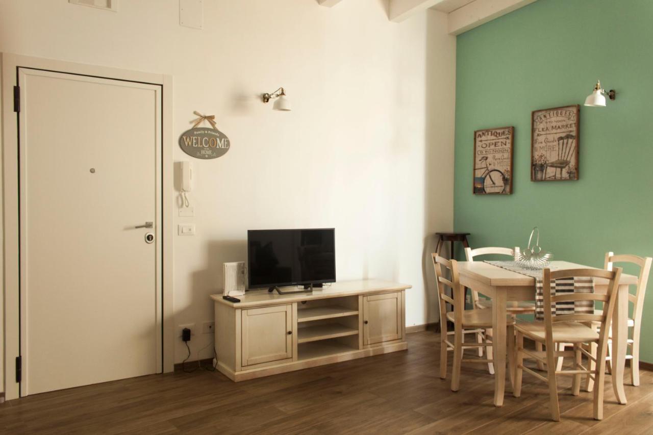 Color Apartment 莫诺波利 外观 照片